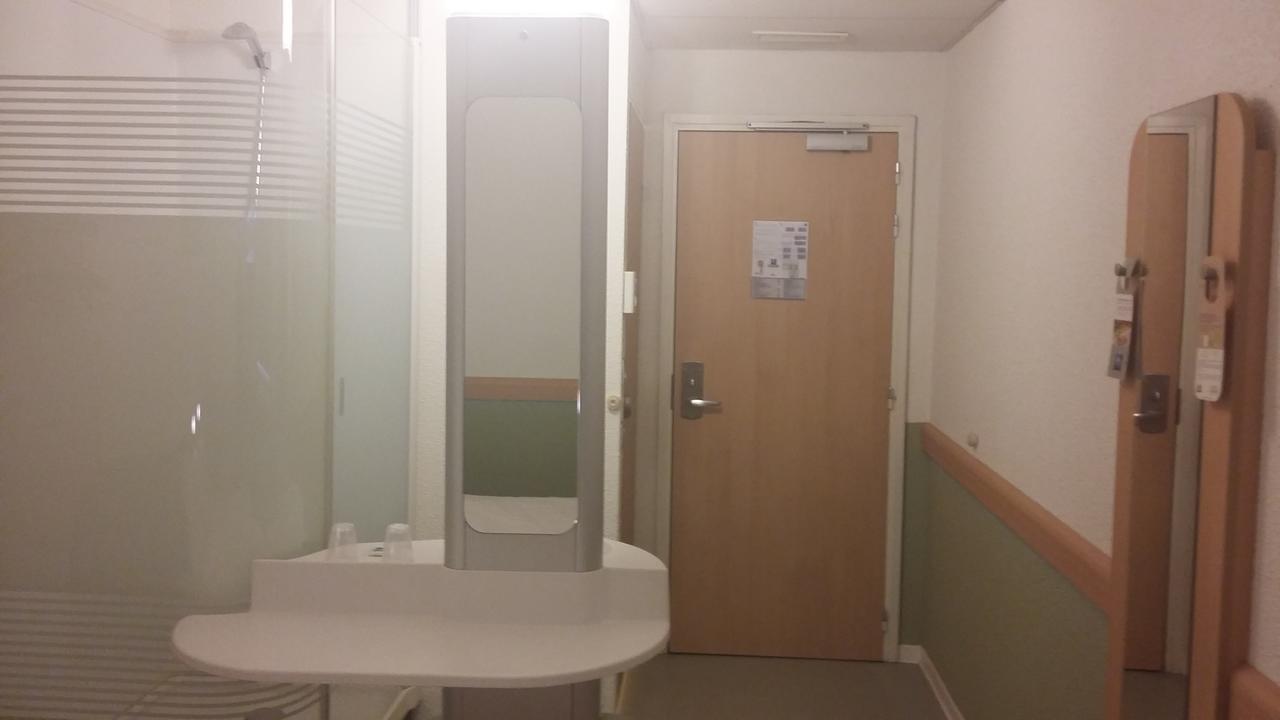 Ibis Budget Montbeliard Bagian luar foto