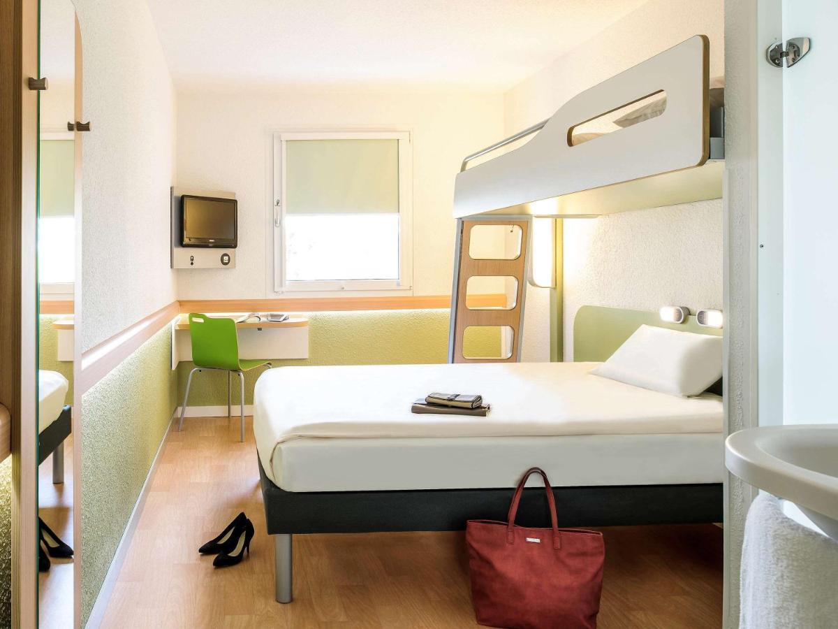 Ibis Budget Montbeliard Bagian luar foto