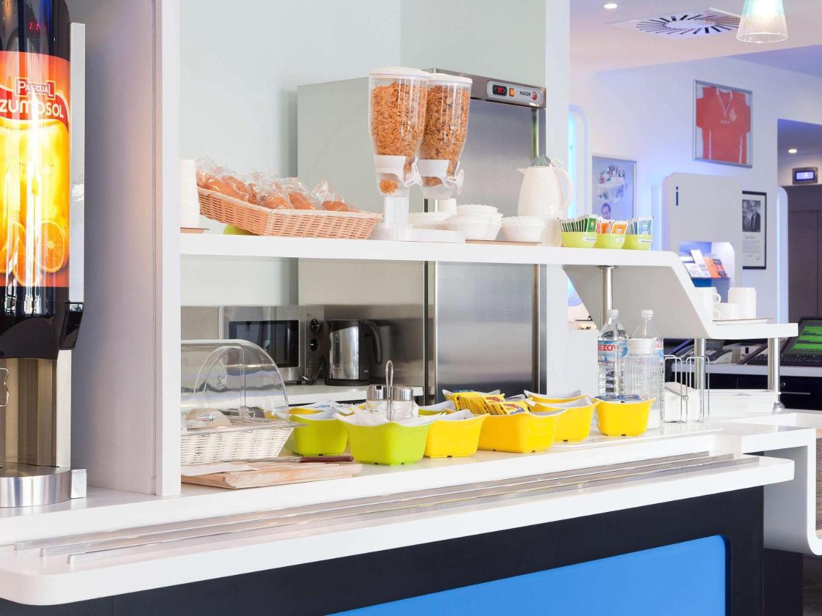 Ibis Budget Montbeliard Bagian luar foto