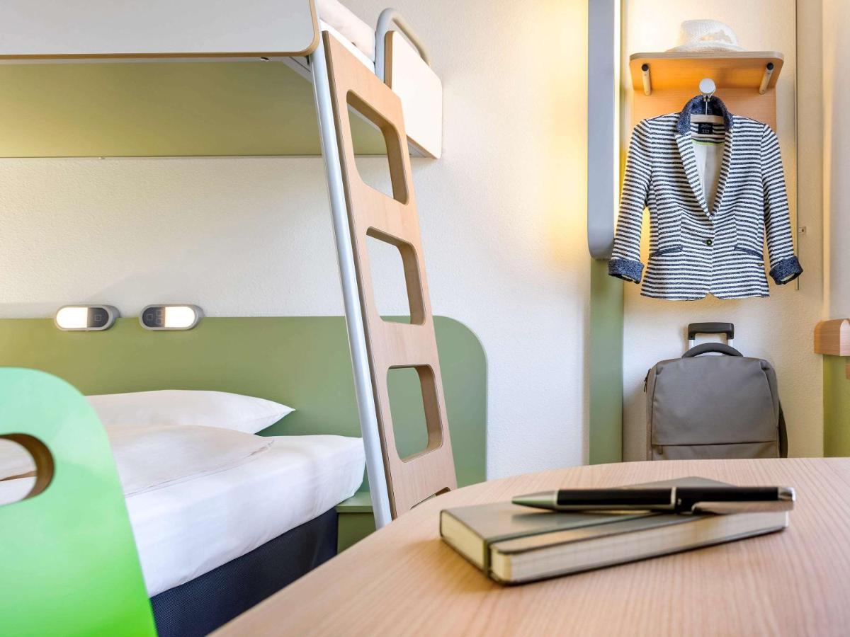 Ibis Budget Montbeliard Bagian luar foto